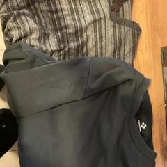ジャケット & シャツ t-shirt がiLostで MEININGER Hotel Marseille Centre la Joliette によって報告されました