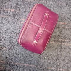 Bag Paars, som rapportert av Connexxion Amstelland-Meerlanden Schiphol Zuid ved bruk av iLost