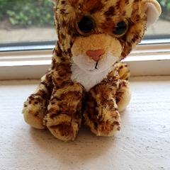 Knuffel Panterprint met glinsterende ogen, zoals gemeld door DierenPark Amersfoort met iLost