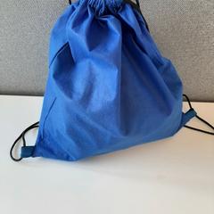 Turnbeutel Farbe: blau mit schwarzen Bändern، كما تم الإبلاغ عنه بواسطة Wilmering Brinkum عبر iLost