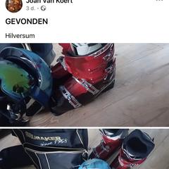 Skischoenen en skihelm, as reported to iLost