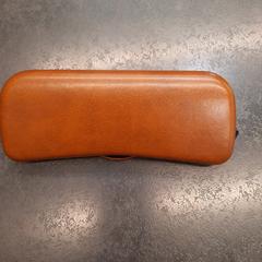 Bril op sterkte in etui, ha sido reportado por Rotterdam The Hague Airport con iLost