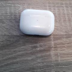 AirPods, som rapportert av EBS Tramplein ved bruk av iLost