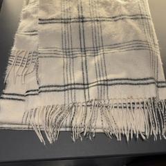 Scialle, come riportato da Van der Valk Hotel Houten utilizzando iLost