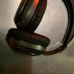 Fejhallgató, amint azt MEININGER Hotel Brussels City Center az iLost segítségével jelentette.