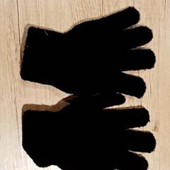 衣類 Handschoenen がiLostで Regio Antwerpen - Brussel によって報告されました