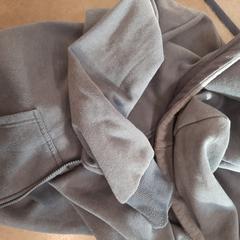 Vest, as reported by Rotterdam The Hague Airport using iLost