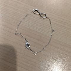 Biżuteria argenté avec signe infini, zgłoszono przez IKEA Toulouse przy użyciu iLost