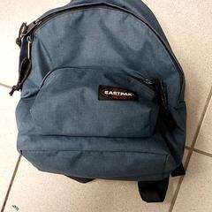 Mochila Donkerblauw, ha sido reportado por Centraal magazijn con iLost