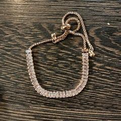 Lepokoa goud met steentjes, gisa salatu by WestCord Hotel Eindhoven iLost erabiliz