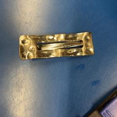 Hair pin, as reported by IKEA福岡新宮 using iLost