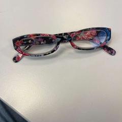 Gafas de sol Blumen Muster, ha sido reportado por hoop Kirche - Campus Bremen con iLost