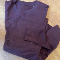 Maglione, come riportato da Down The Rabbit Hole utilizzando iLost