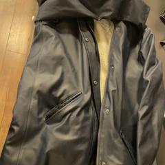 Chaqueta, segundo informou MEININGER Hotel Dresden Zentrum usando iLost