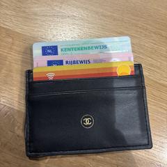 Blauwe Chanel pasjeshouder, som rapporterats till iLost