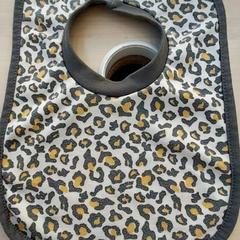 Babete bavoir, como reportado por IKEA Lille utilizando o iLost