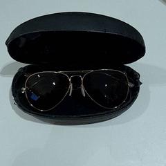 Zonnebril, zoals gemeld door Van der Valk Hotel Schiphol met iLost