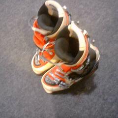 Skischoenen، كما تم الإبلاغ عنه بواسطة SnowWorld Landgraaf عبر iLost