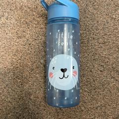 Drinking bottle, as reported by Burgers' Zoo using iLost