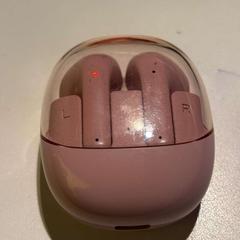 Earbud primark, como reportado por Room Mate Bruno utilizando o iLost