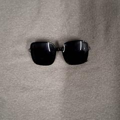 색안경, iLost를 사용하여 Grand Hotel Amrâth Amsterdam에 보고됨