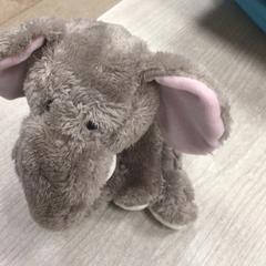 Knuffel Grijze olifant, rapporterat av Hotel van der Valk Maastricht med iLost