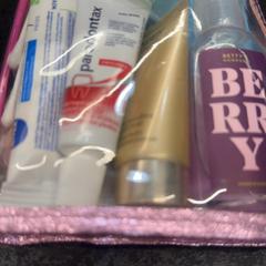 Toilettas, como reportado por Rotterdam The Hague Airport utilizando o iLost