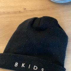 캡 Black 8kids hat, iLost를 사용하여 MEININGER Hotel Köln West에 보고됨