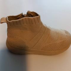 الحذاء، كما تم الإبلاغ عنه بواسطة Arriva Limburg Noord عبر iLost