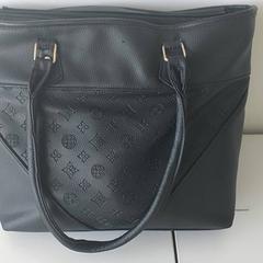 Táska - Handtas - Komaine, amint azt Regio Limburg - Leuven az iLost segítségével jelentette.