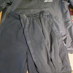 Oblečení Kids clothes, jak nahlášeno MEININGER Hotel Berlin East Side Gallary pomocí iLost