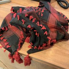 Xal Rose et noir, segons ha informat MEININGER Hotel Marseille Centre la Joliette mitjançant iLost