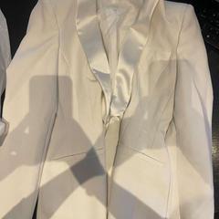 Blazer Zara XS wit, as reported by Van der Valk Hotel Amsterdam-Amstel using iLost