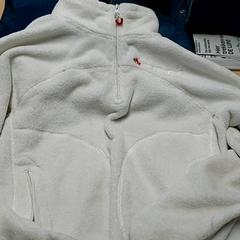 Oblečení - Trui, jak nahlášeno Regio Limburg - Leuven pomocí iLost