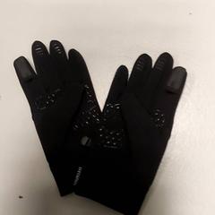 Guantes, ha sido reportado por Regio West-Vlaanderen con iLost