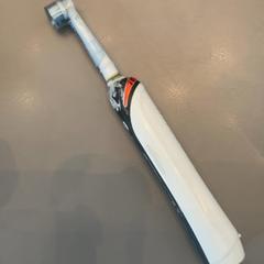 Cepillo White plastic, ha sido reportado por MEININGER Hotel Amsterdam Amstel con iLost