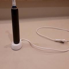 전동 칫솔 Zwart Wit, iLost를 사용하여 Van der Valk Hotel Schiphol에 보고됨