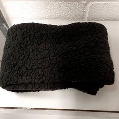 Arropa Sjaal, gisa salatu by Regio Antwerpen - Brussel iLost erabiliz