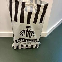 Bag met inhoud, as reported by Universiteitsbibliotheek Universiteitskwartier using iLost
