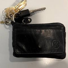 Etuitje & Sleutels がiLostで Qbuzz DMG によって報告されました