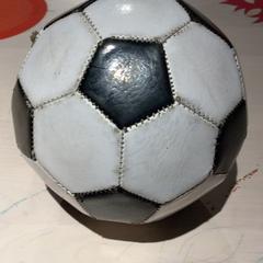 Fútbol americano, ha sido reportado por IKEA Wilrijk con iLost
