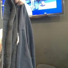 Šortky Black, jak nahlášeno MEININGER Hotel Vienna Downtown Franz pomocí iLost