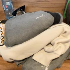 Hoodie & Tracksuit Gris et blanc, as reported by MEININGER Hotel Marseille Centre la Joliette using iLost