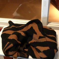 İLost kullanarak IKEA Wilrijk tarafından bildirildiği gibi Kazak Bruin/Swartz