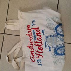 Bossa de mà tote bag, segons ha informat ilévia mitjançant iLost