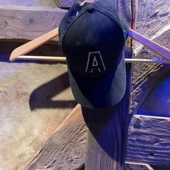 Kšiltovka Black, jak nahlášeno Club Nyx/Exit Café pomocí iLost