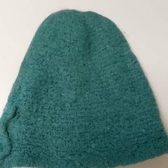 Kleding  - Muts, segons ha informat Centraal magazijn mitjançant iLost