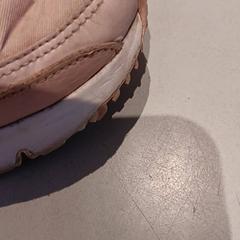 Sapatos, como reportado por De Efteling utilizando o iLost