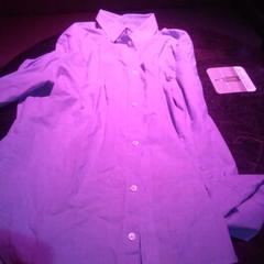 H&m slimfit light blue shirt, som rapportert av The End Karaoke Groningen ved bruk av iLost