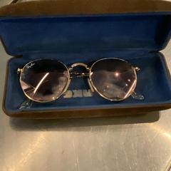 안경 Brown, iLost를 사용하여 MEININGER Hotel Leipzig Hauptbahnhof에 보고됨